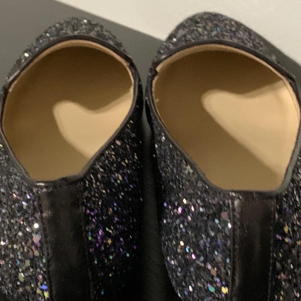 shoes - Picture 3 of 6